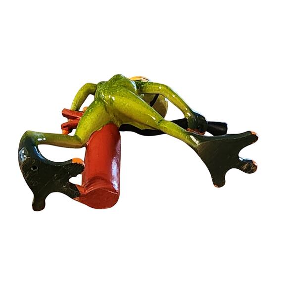 Firefighter Frog With Hose Figurine - Picture 4 of 6